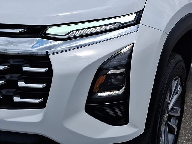 Used 2026 Chevrolet Equinox LT FWD image 9