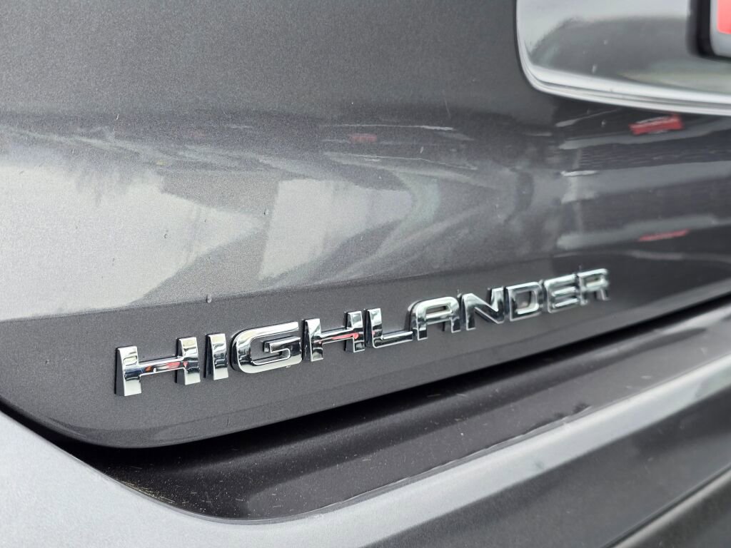 Used 2023 Toyota Highlander XLE FWD image 15