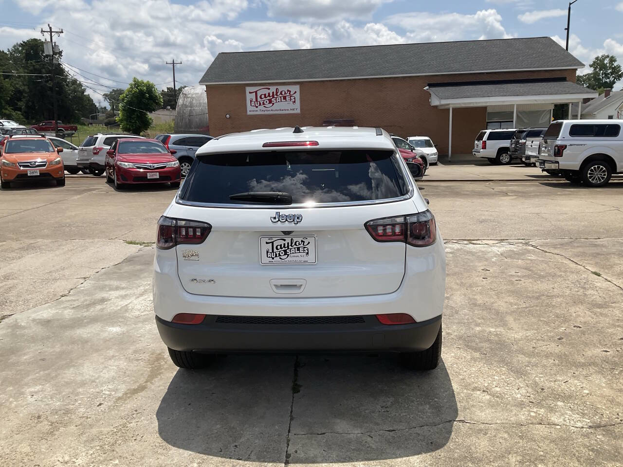Used 2024 Jeep Compass Sport image 5