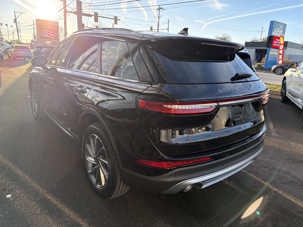New 2026 Lincoln Corsair Premiere image 3