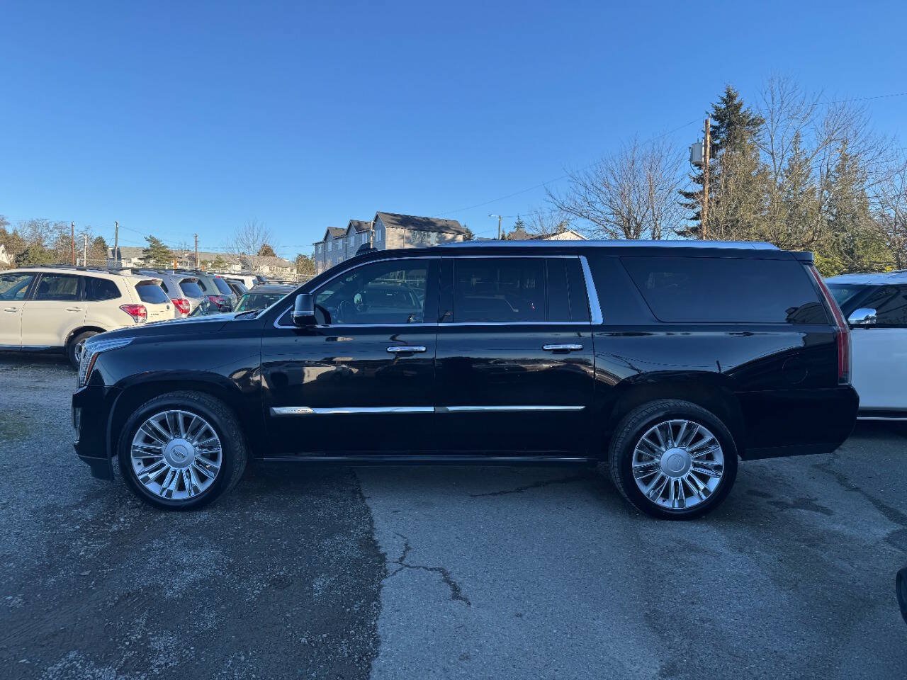 Used 2016 Cadillac Escalade ESV Platinum AWD/4WD image 4