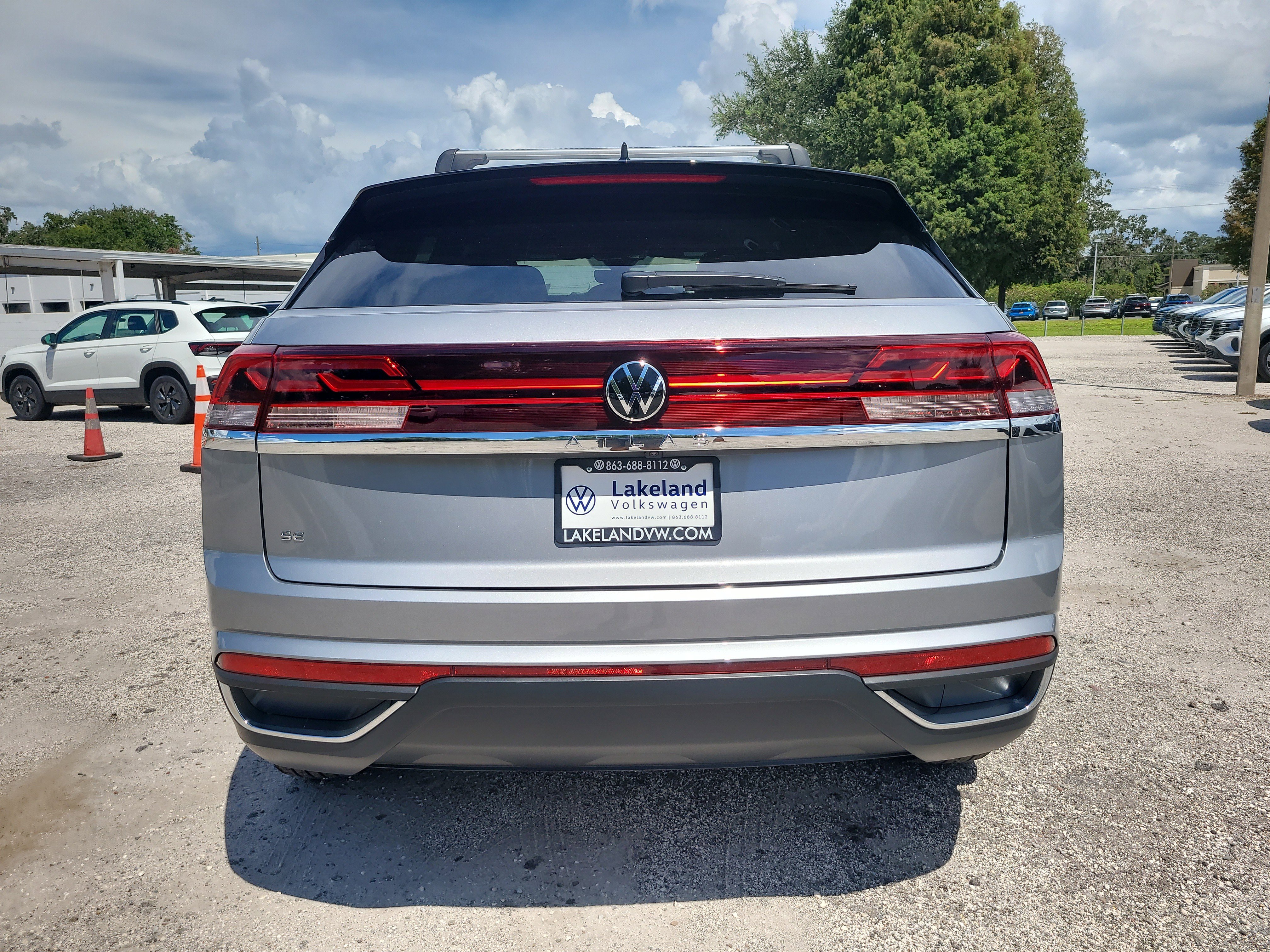 New 2026 Volkswagen Atlas Cross Sport SE image 7