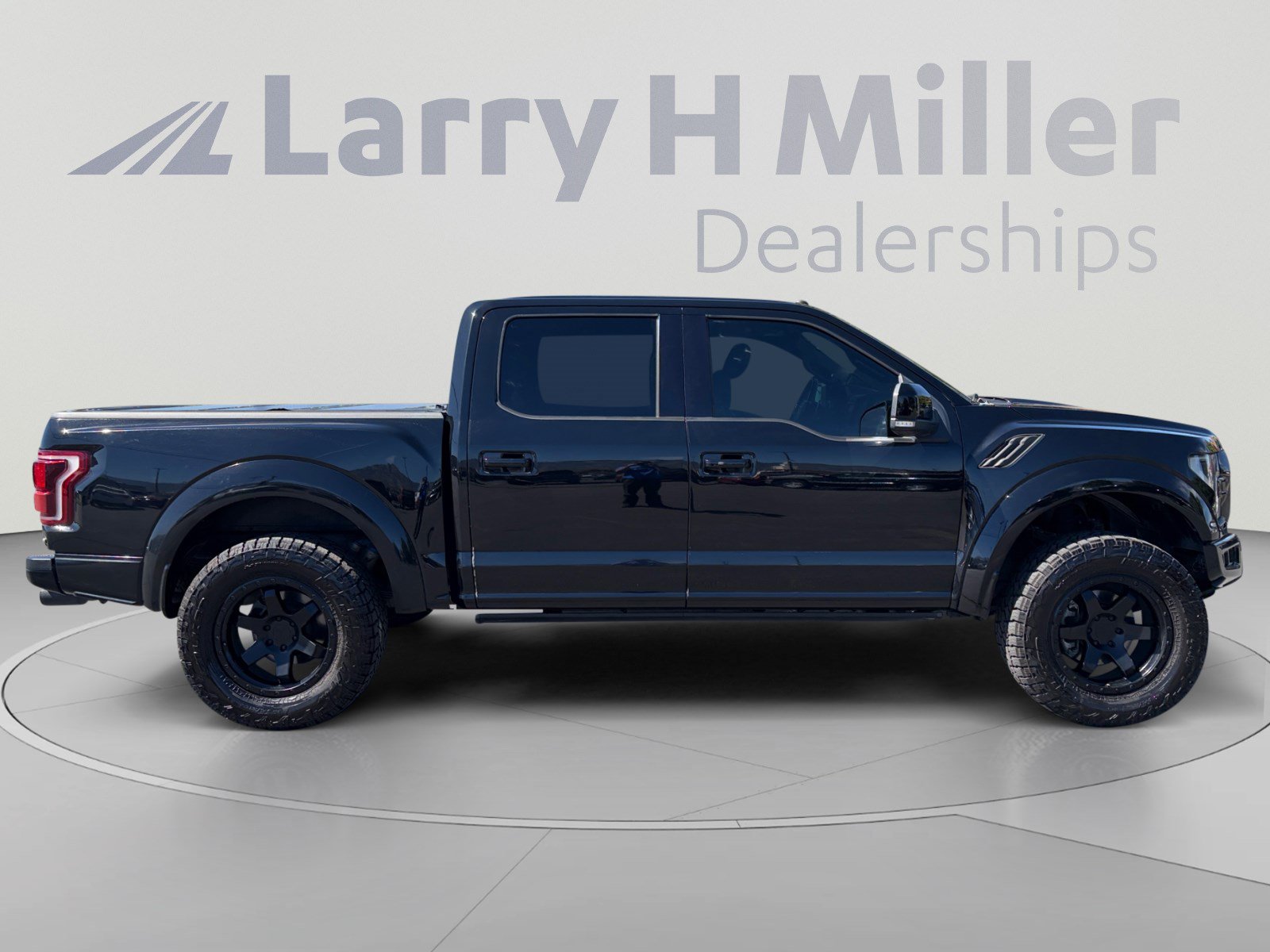 Used 2018 Ford F150 Raptor w/ Equipment Group 802A Luxury AWD/4WD image 6