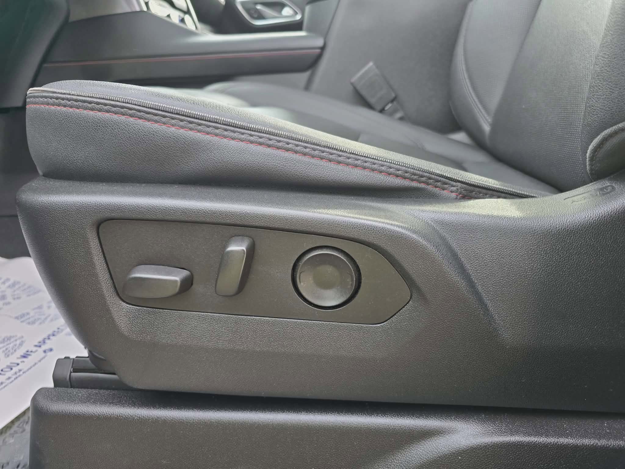 Used 2023 Chevrolet Suburban RST w/ Sport Performance Package image 13