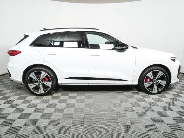 New 2026 Audi SQ5 Prestige AWD/4WD image 16