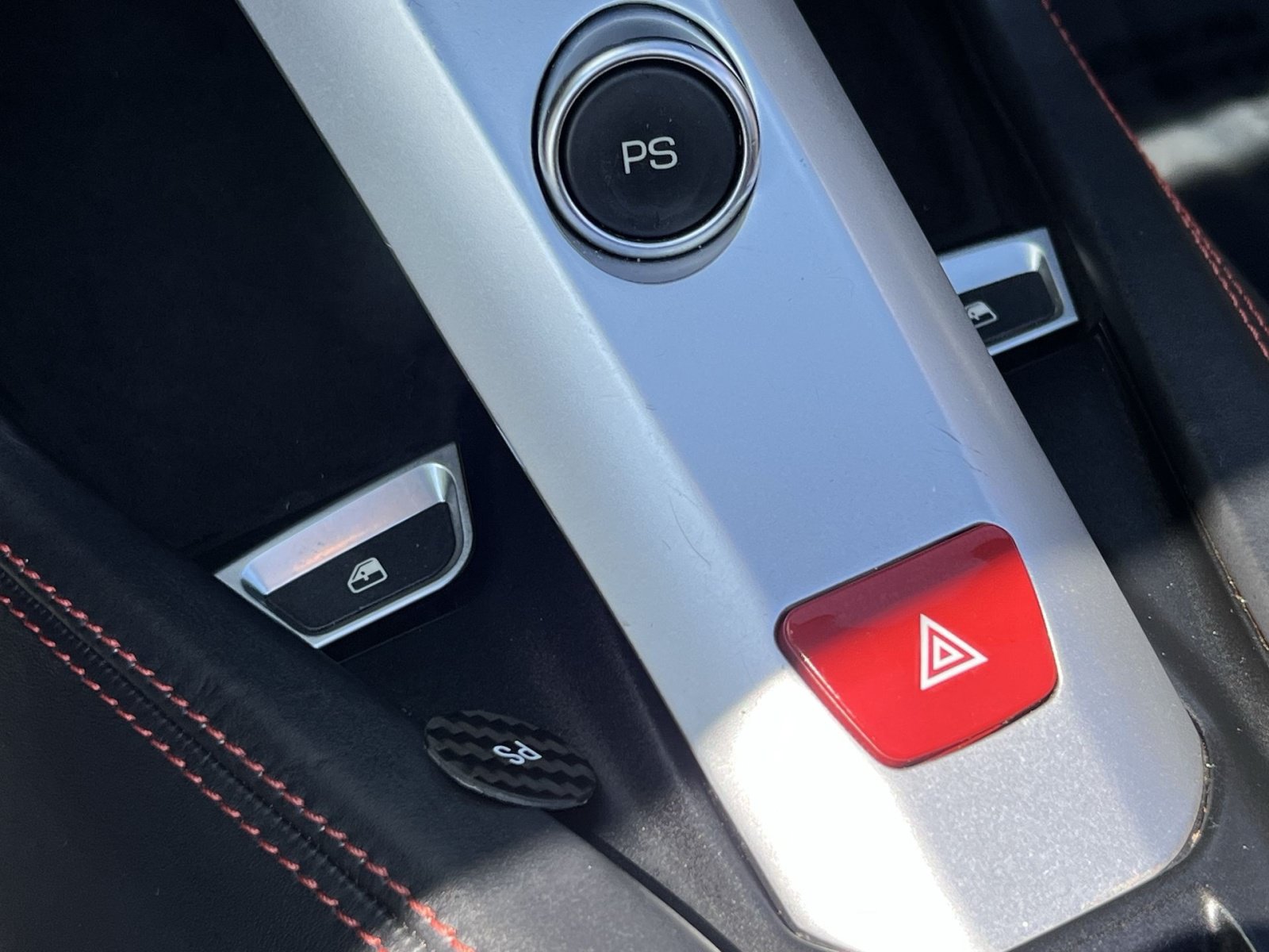 Used 2016 Ferrari California T RWD image 20