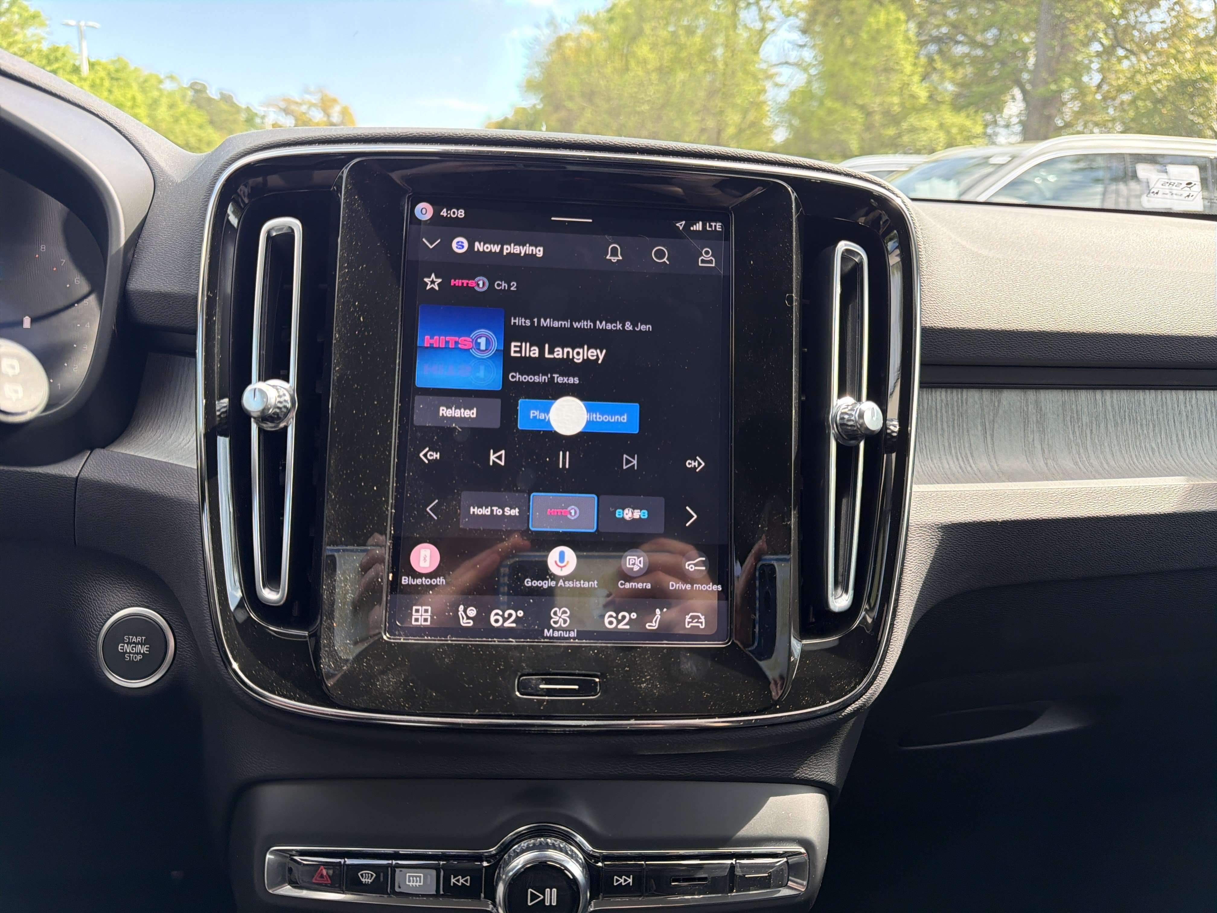 New 2026 Volvo XC40 B4 Core w/ Climate Package FWD image 26