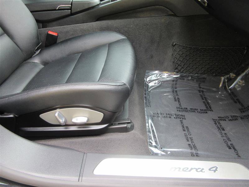 Used 2016 Porsche Panamera 4 image 34