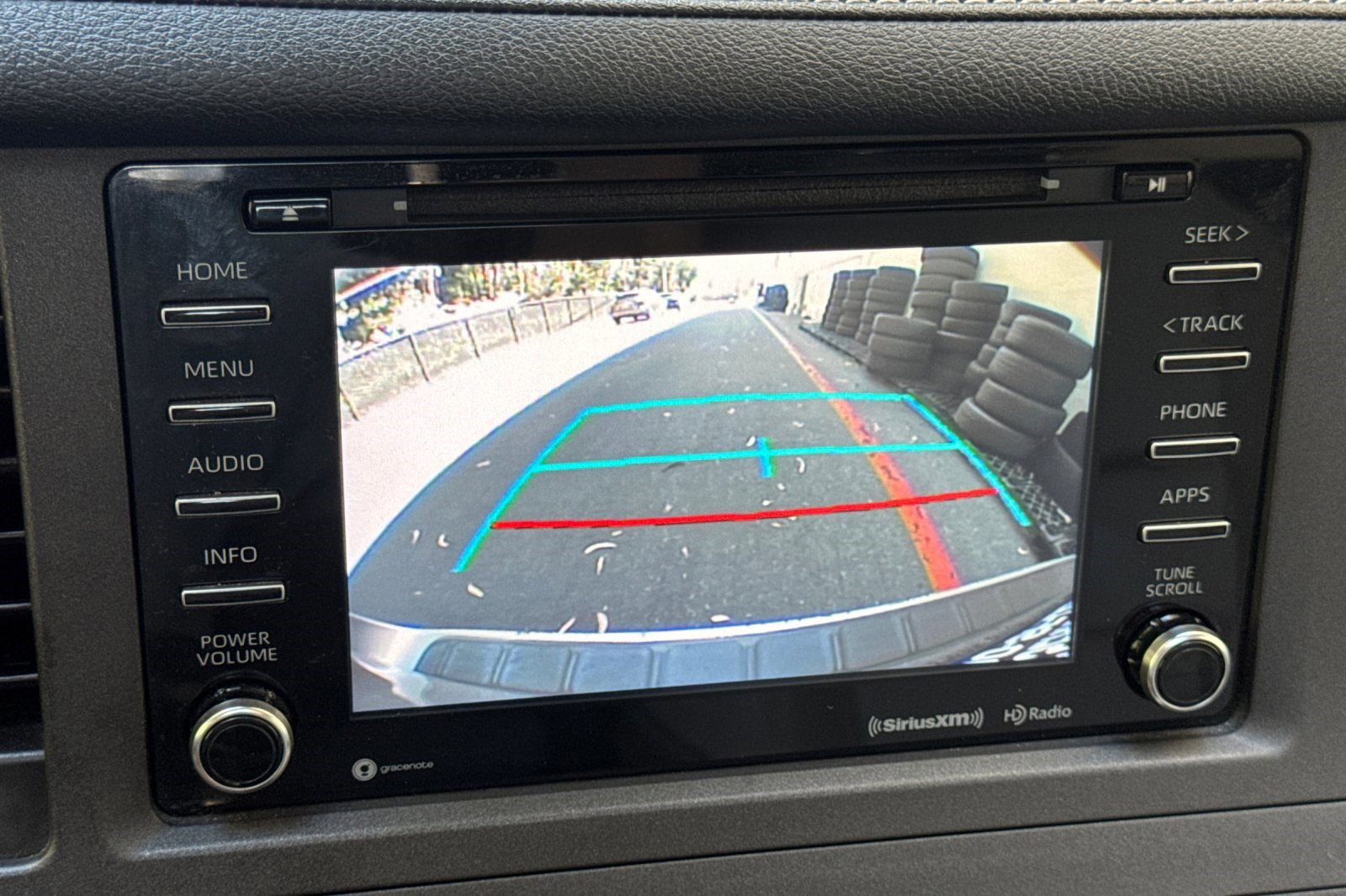 Used 2018 Toyota Sienna XLE FWD image 25