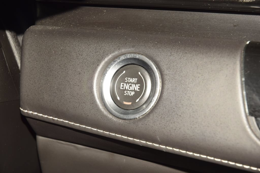 Used 2023 Cadillac Escalade ESV Sport Platinum AWD/4WD image 38
