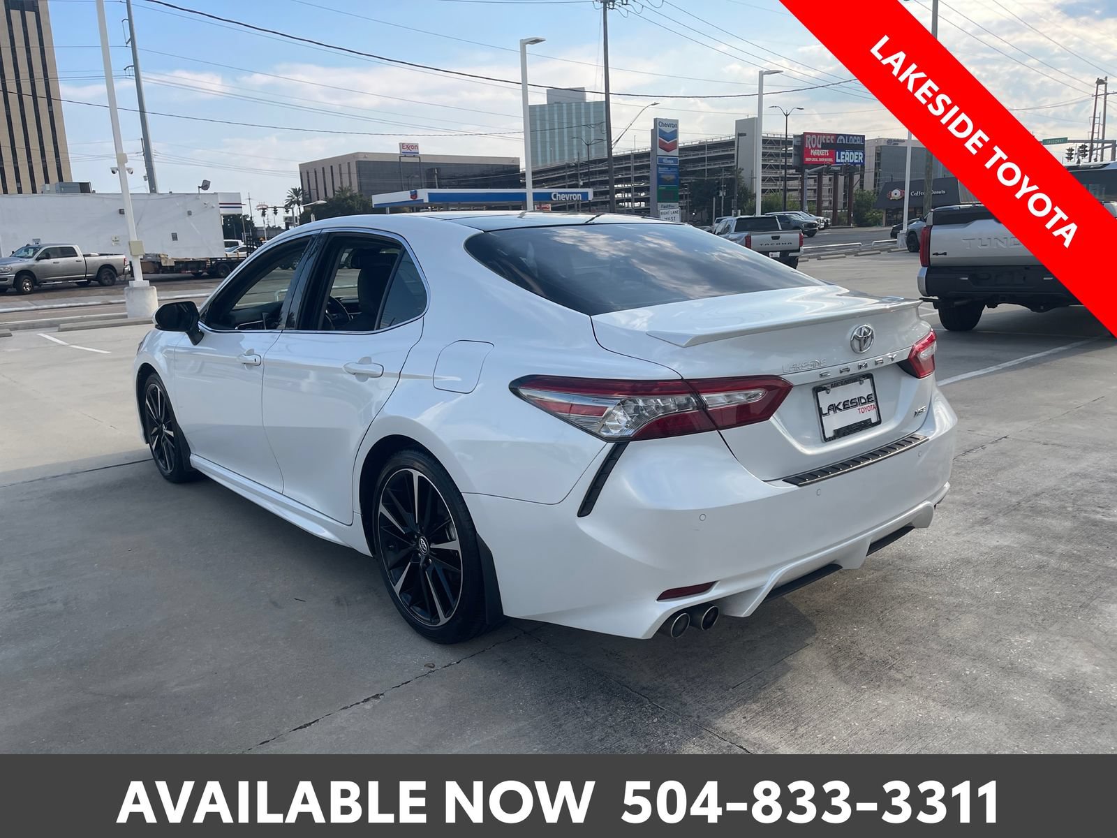 Used 2018 Toyota Camry XSE FWD image 3