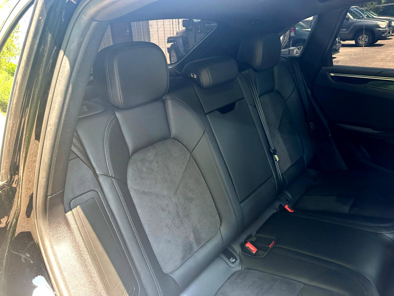 Used 2018 Porsche Macan Sport Edition image 21