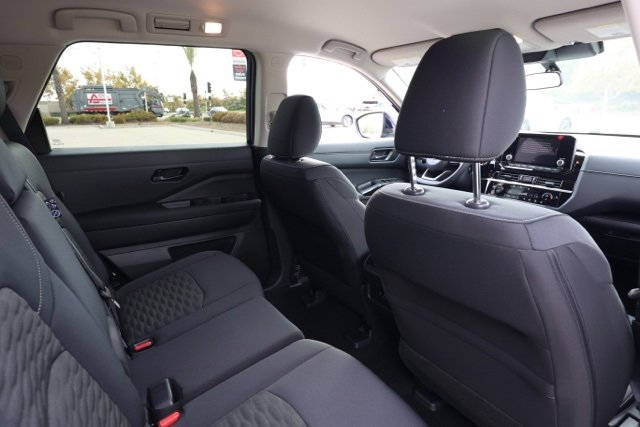 New 2025 Nissan Pathfinder SV image 17