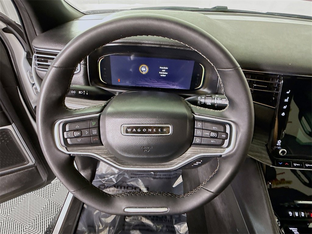 Used 2024 Jeep Wagoneer L Series II w/ Flexible Seating Group image 21