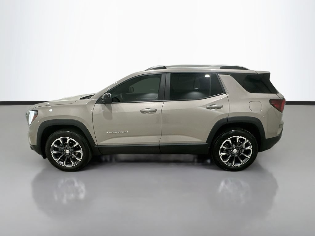Used 2025 GMC Terrain Elevation w/ Elevation Premium Package AWD/4WD image 4