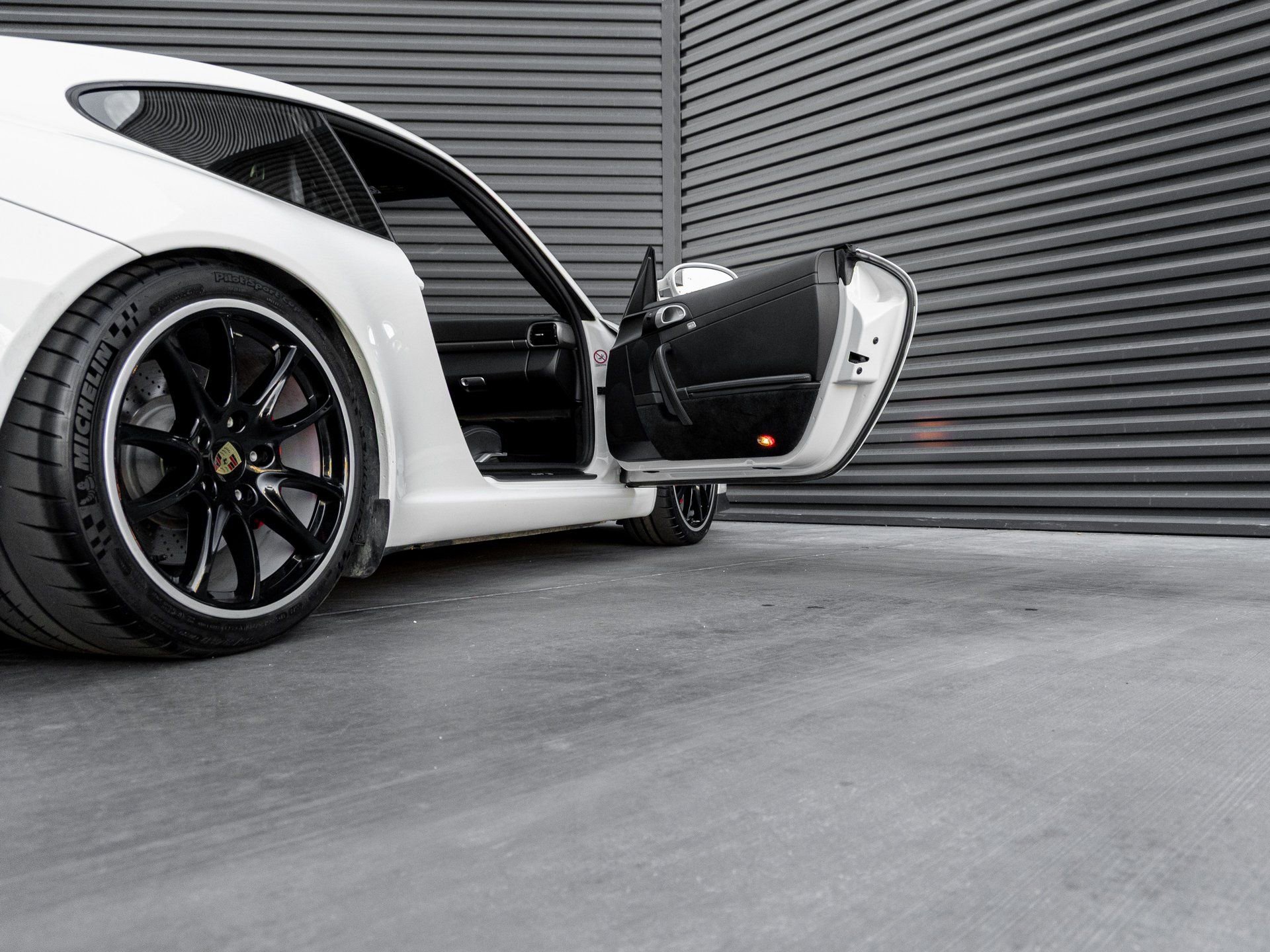Used 2007 Porsche 911 GT3 RWD image 42