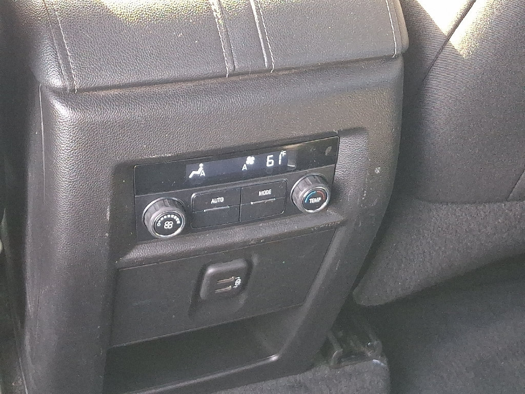 Certified 2022 Chevrolet Traverse LT FWD image 11