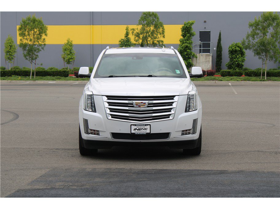 Used 2018 Cadillac Escalade Platinum AWD/4WD image 4