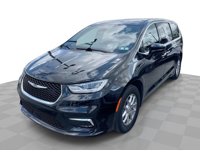 Used 2025 Chrysler Pacifica Select FWD image 1