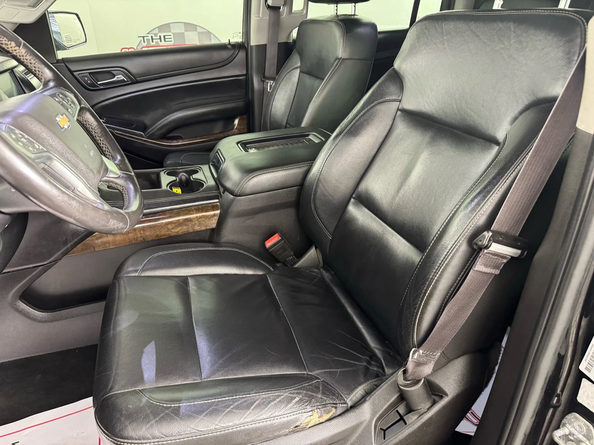 Used 2015 Chevrolet Suburban LT w/ Luxury Package image 34