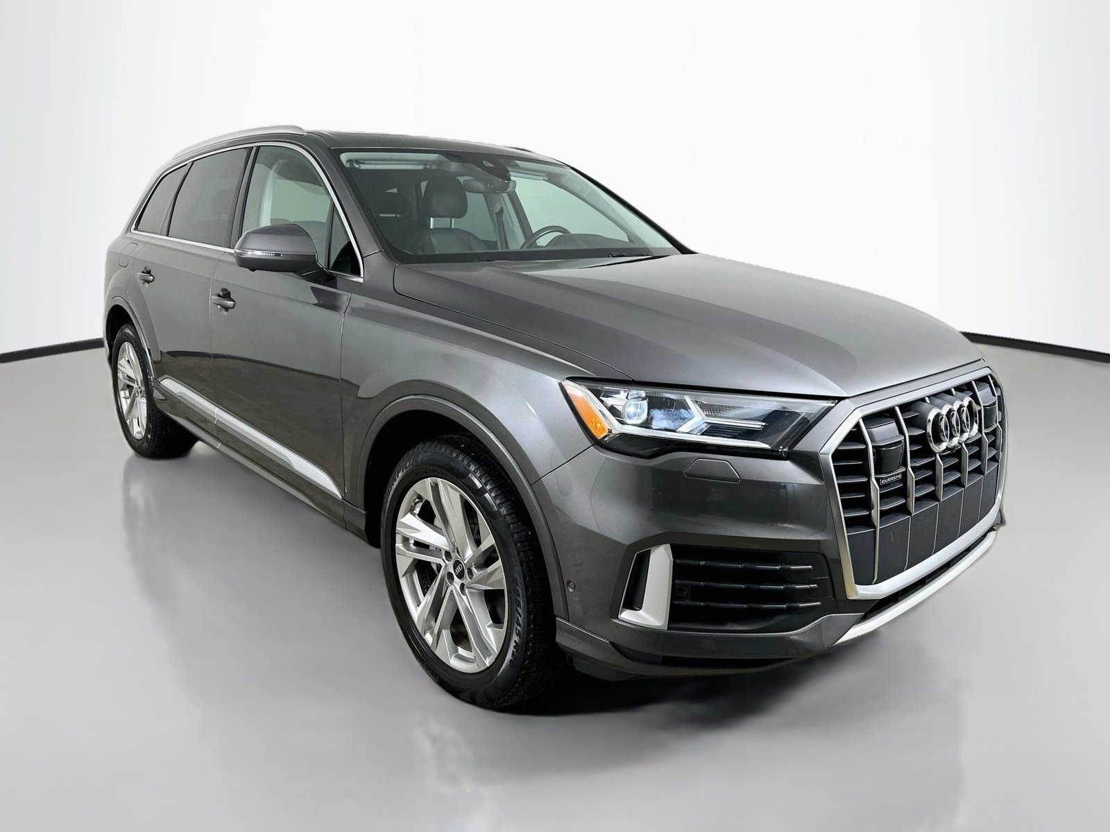 Used 2023 Audi Q7 3.0T Premium Plus AWD/4WD image 3