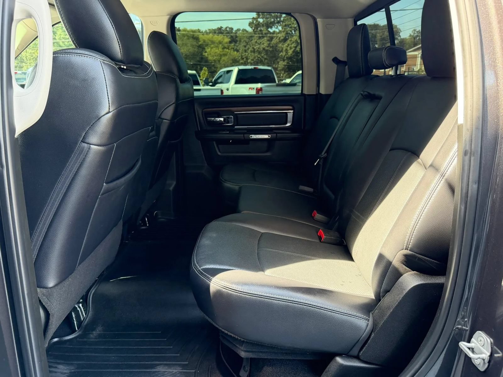 Used 2018 RAM 2500 Laramie w/ Convenience Group AWD/4WD image 28