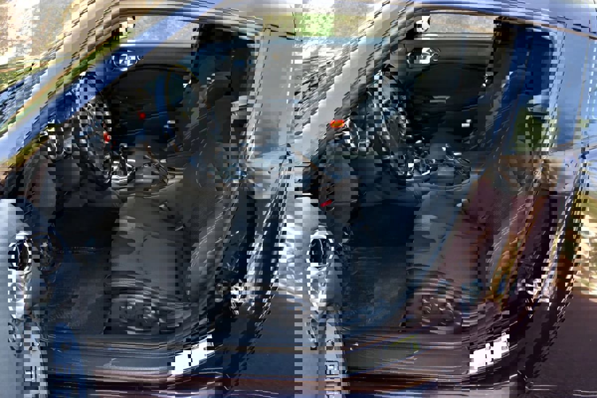 Used 2013 Nissan 370Z Coupe image 10