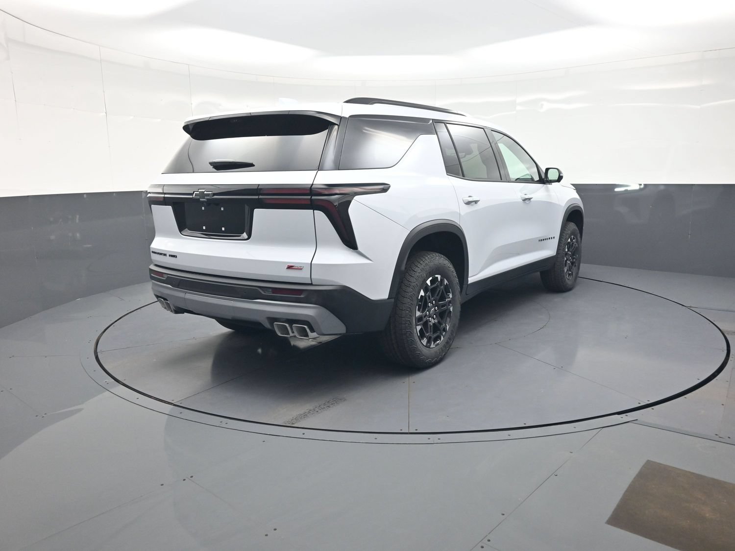 New 2027 Chevrolet Traverse Z71 w/ Driver Confidence Package AWD/4WD image 3