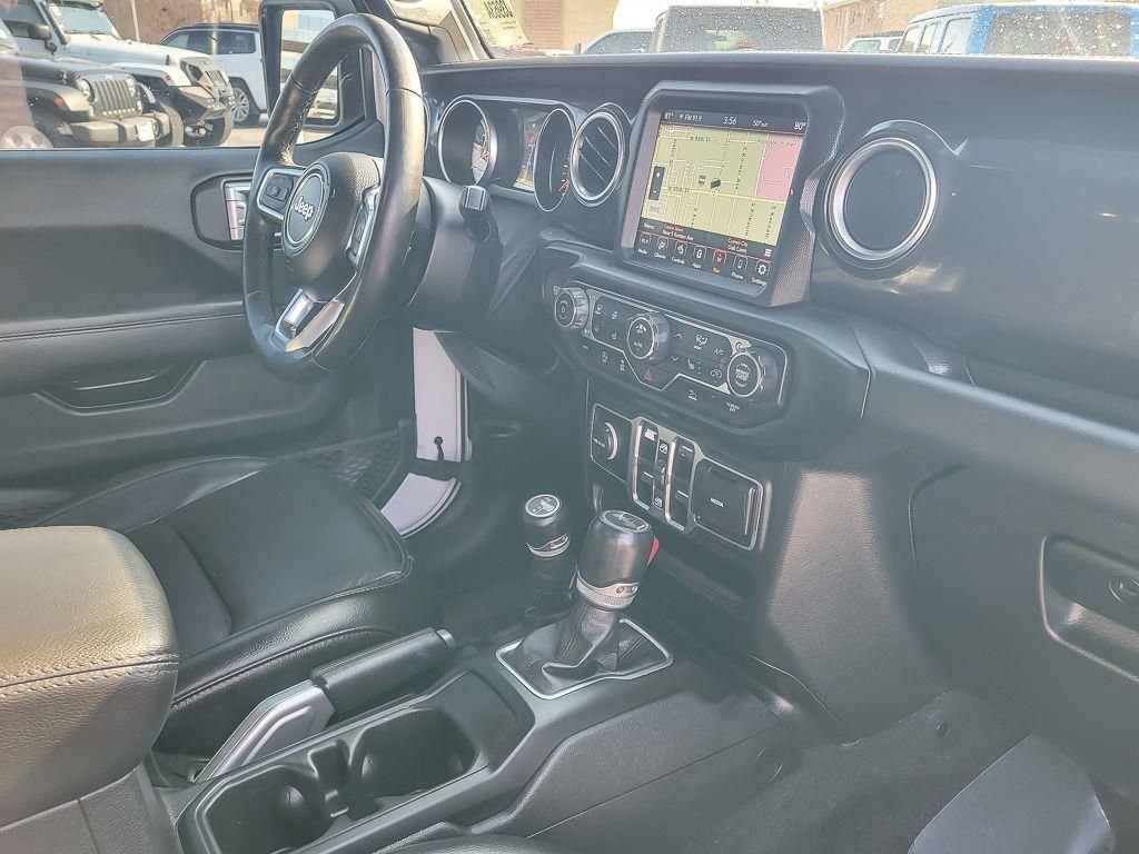 Used 2021 Jeep Wrangler Unlimited Sahara image 24