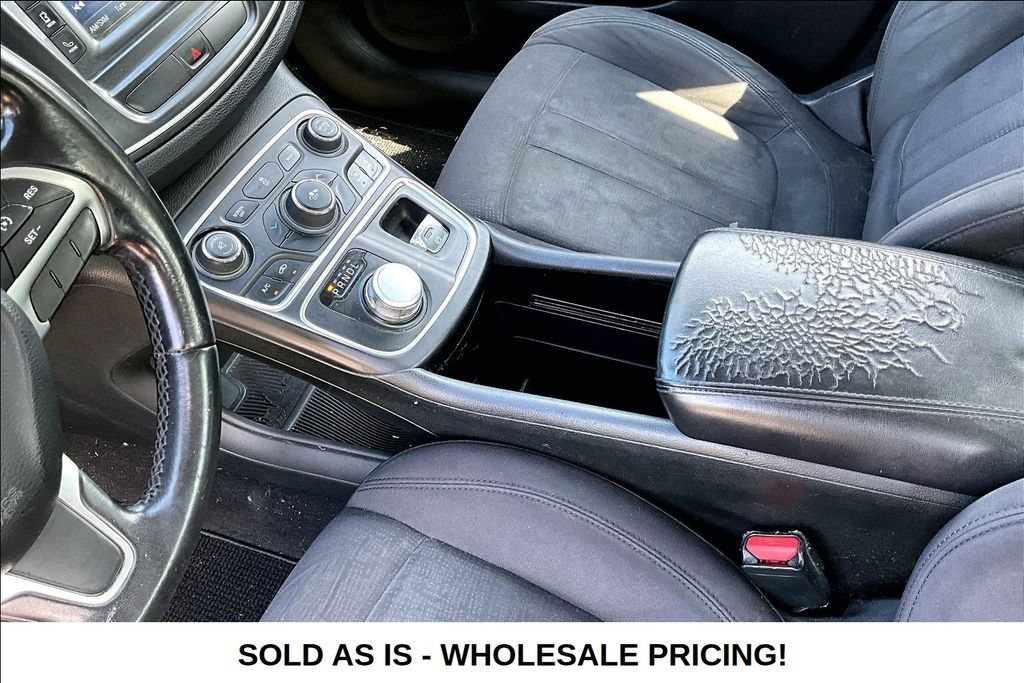 Used 2015 Chrysler 200 Limited FWD image 18