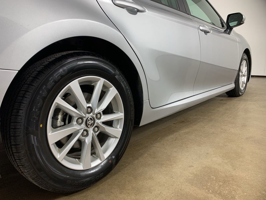 Used 2025 Toyota Camry LE image 9