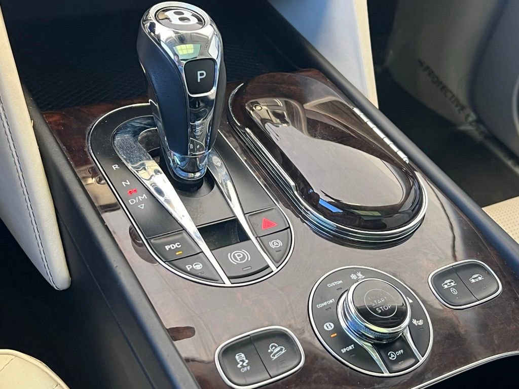 Used 2017 Bentley Bentayga AWD/4WD image 22