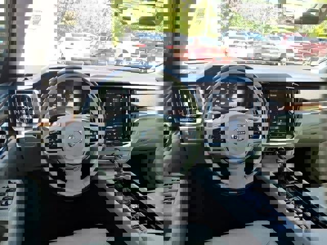 Used 2020 Volvo S60 T5 Momentum w/ Protection Package FWD image 17