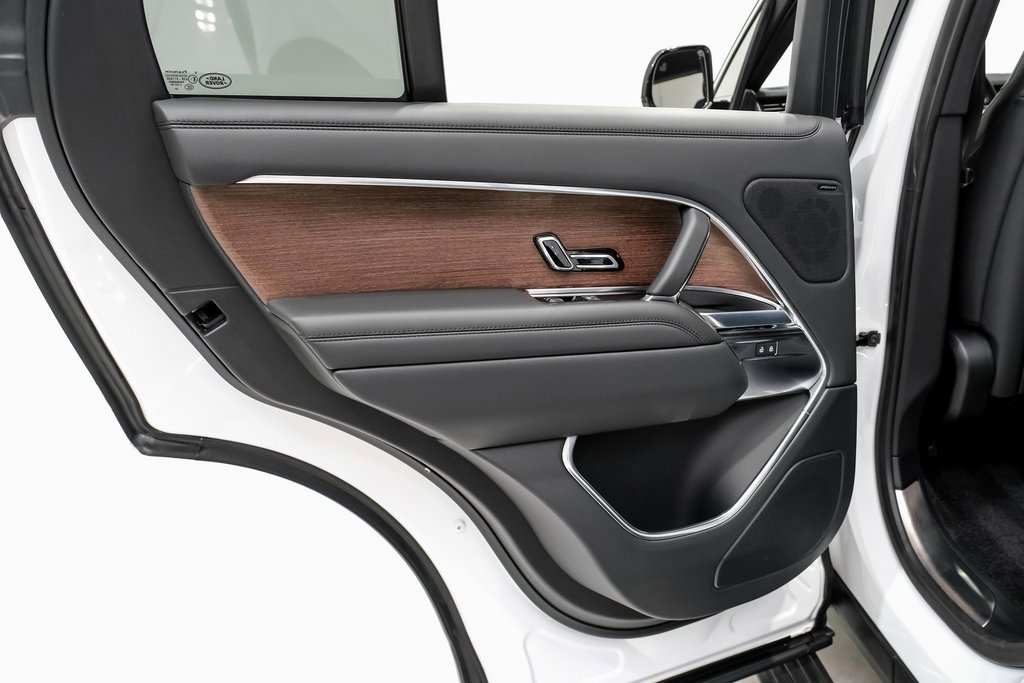 Used 2024 Land Rover Range Rover SE image 42