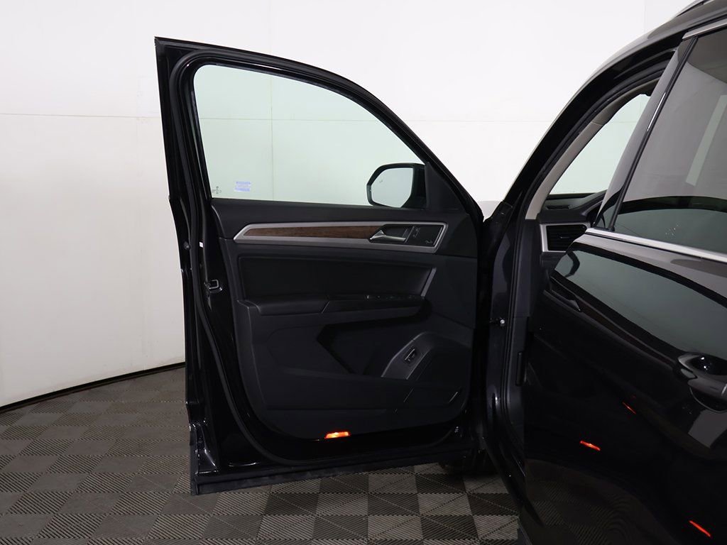 Used 2020 Volkswagen Atlas SEL R-Line image 26