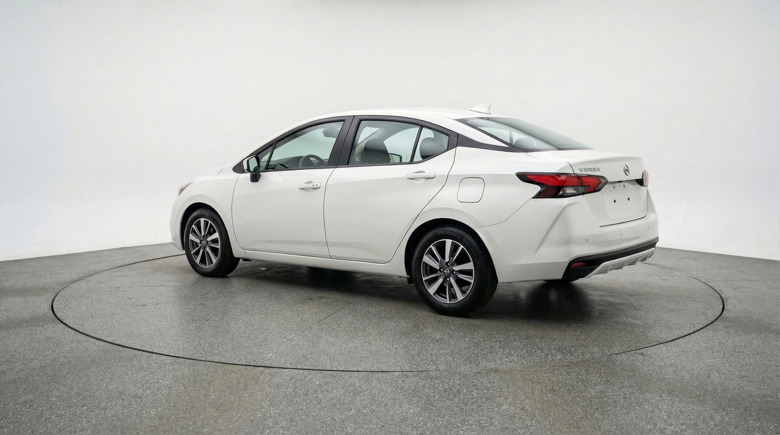 Used 2025 Nissan Versa SV image 6