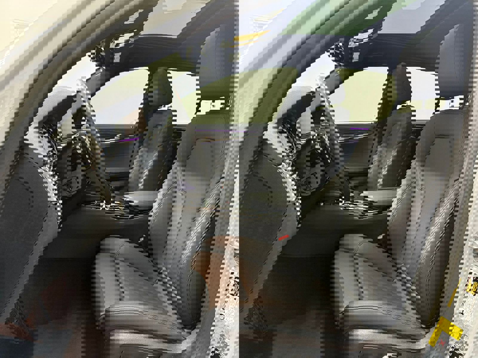 Used 2019 BMW 530e iPerformance w/ Convenience Package image 18