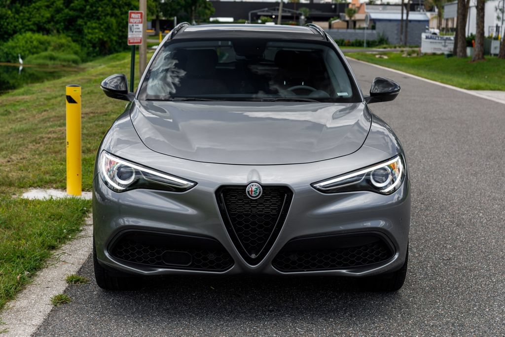 Used 2019 Alfa Romeo Stelvio Ti w/ TI Performance Package AWD/4WD image 8