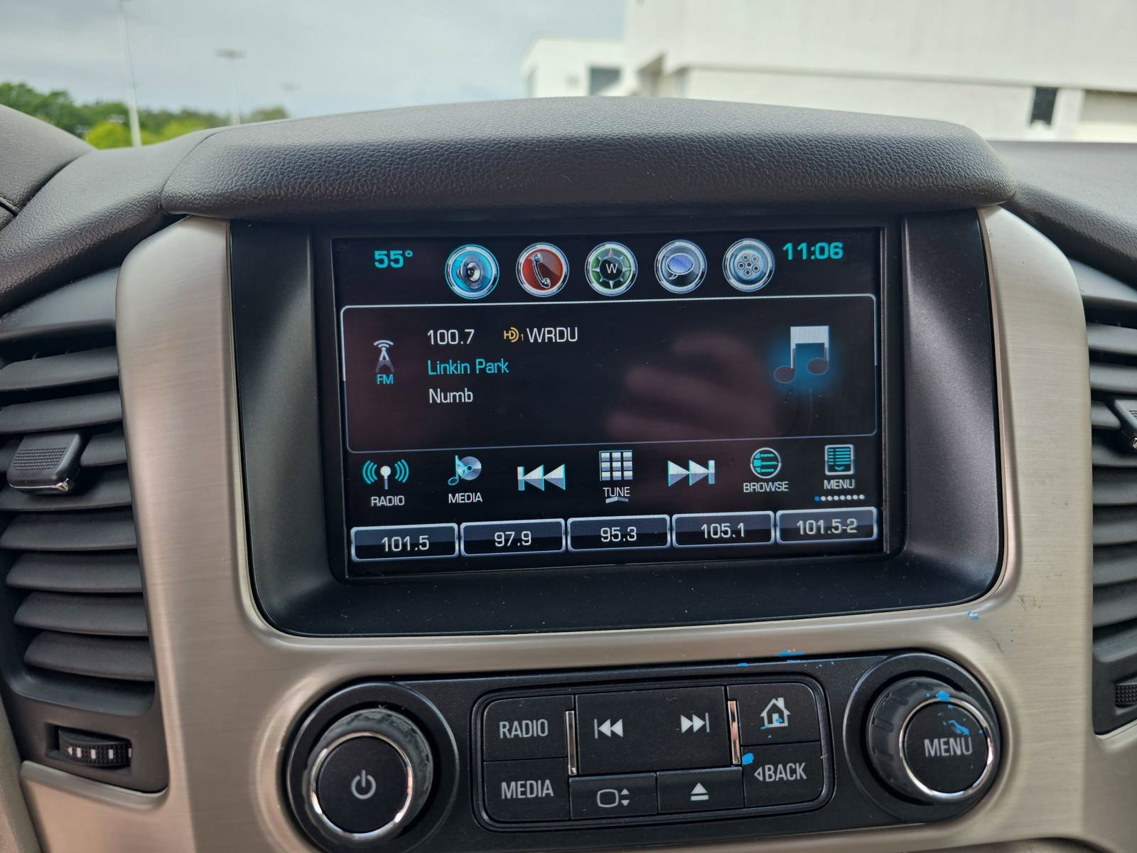 Used 2017 GMC Yukon XL Denali w/ Open Road Package AWD/4WD image 23