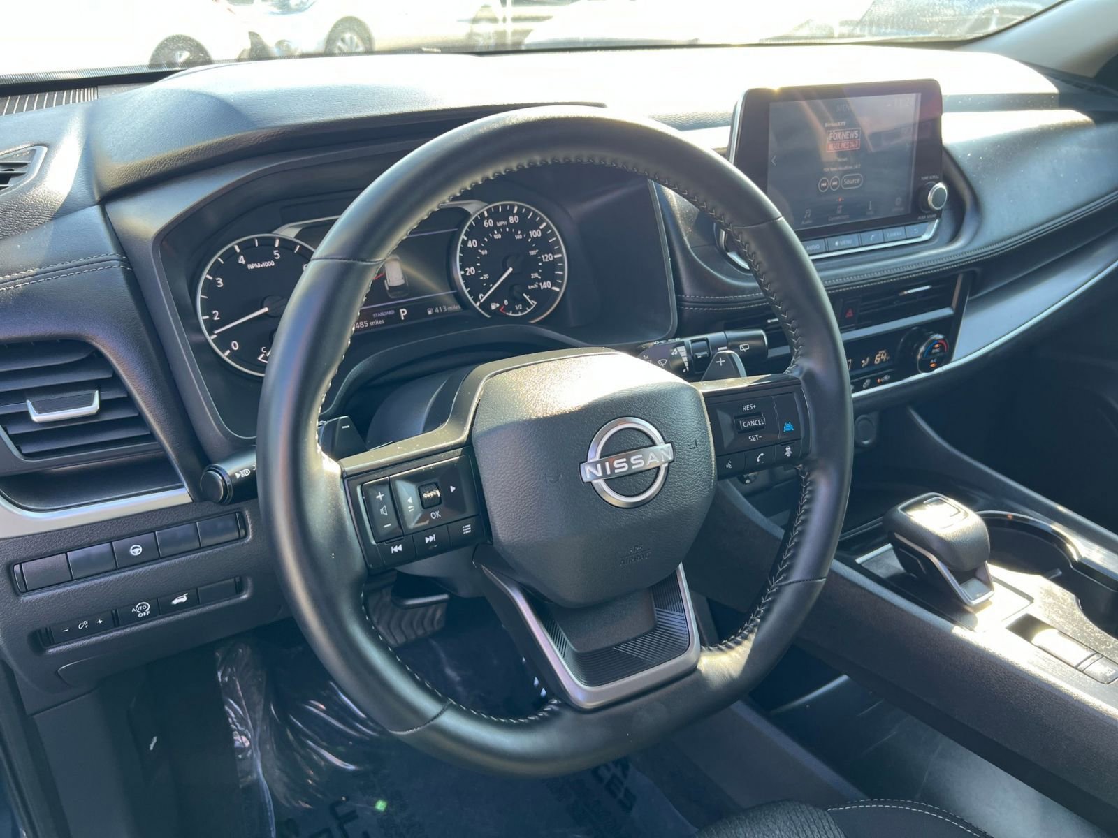 Used 2025 Nissan Rogue SV image 28