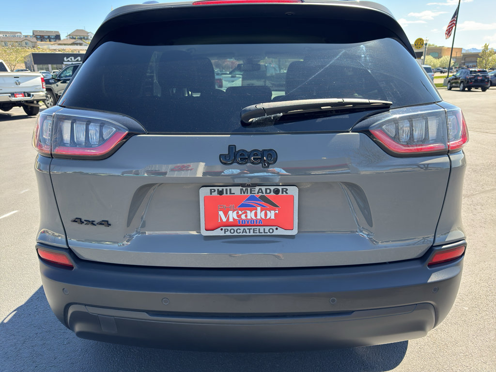 Used 2023 Jeep Cherokee Altitude Lux image 3