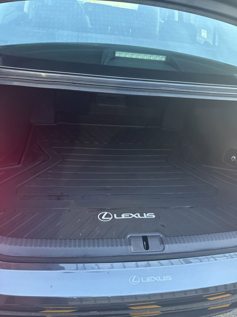 Used 2024 Lexus ES 350 w/ Premium Package image 17