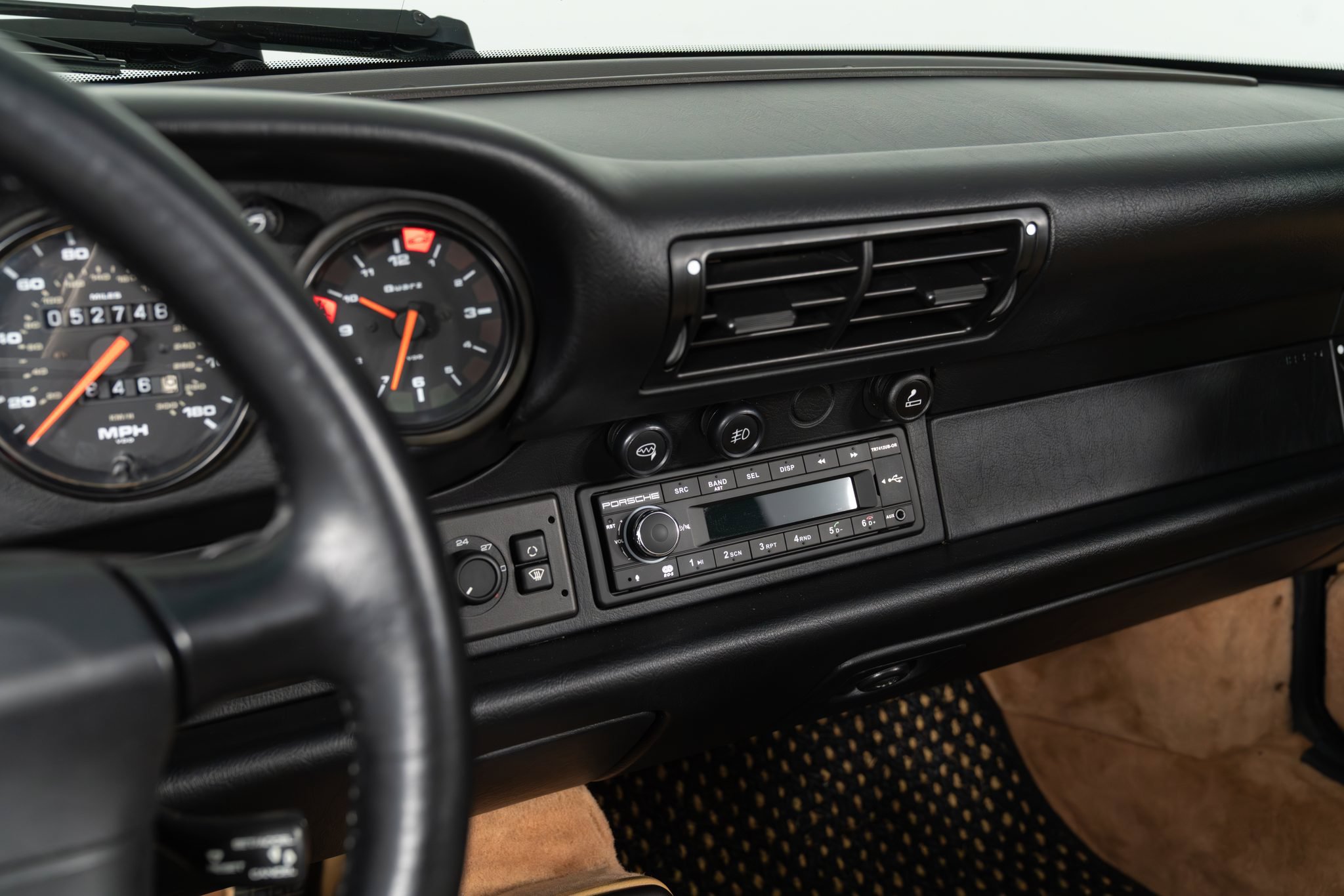 Used 1996 Porsche 911 Carrera RWD image 37