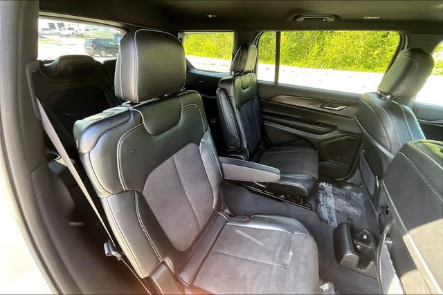 Used 2023 Jeep Grand Cherokee L Laredo AWD/4WD image 26