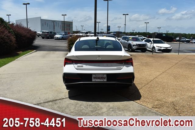 Used 2024 Hyundai Elantra Limited FWD image 8