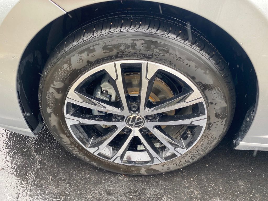 Used 2025 Volkswagen Jetta Sport image 24