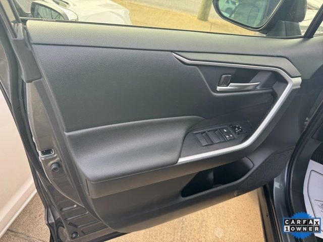 Used 2020 Toyota RAV4 XLE image 15