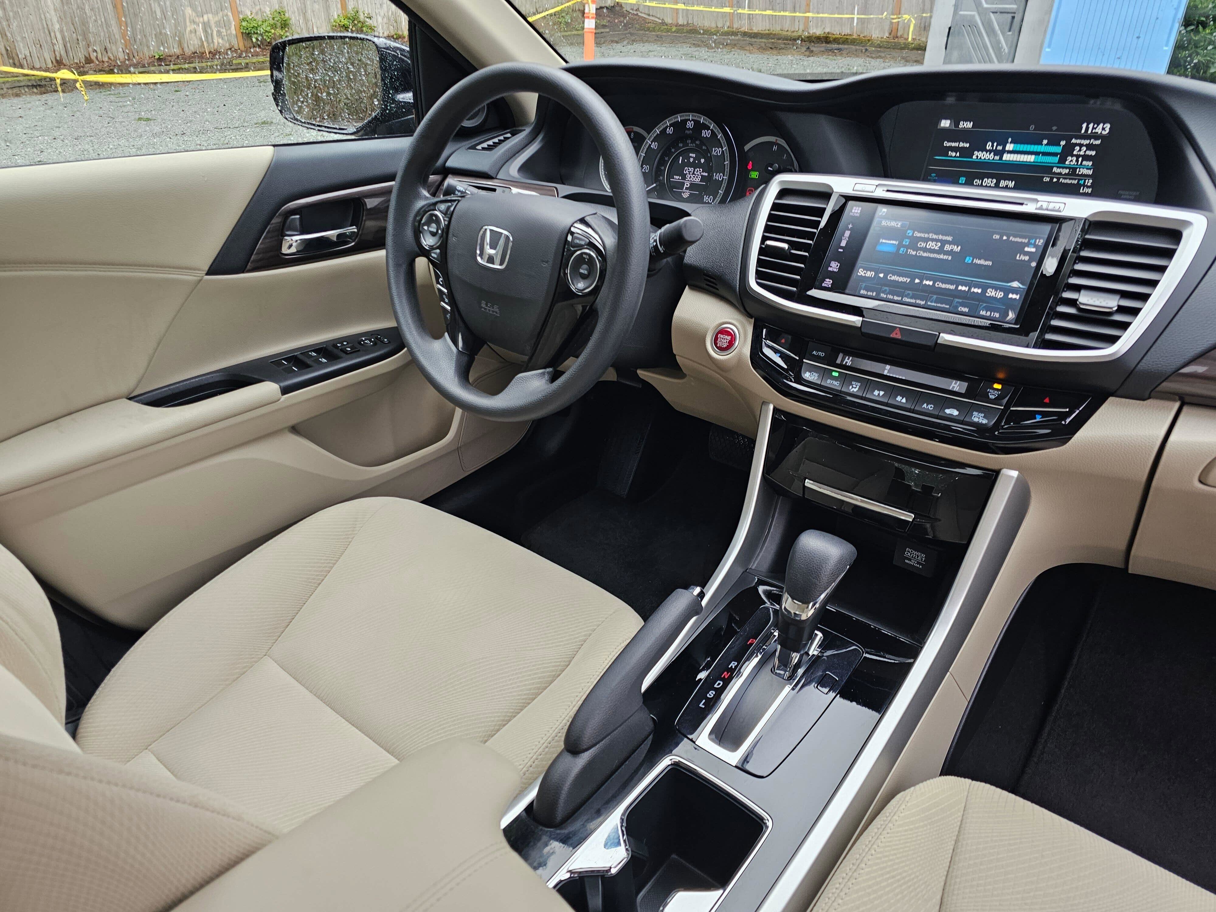Used 2016 Honda Accord EX image 9