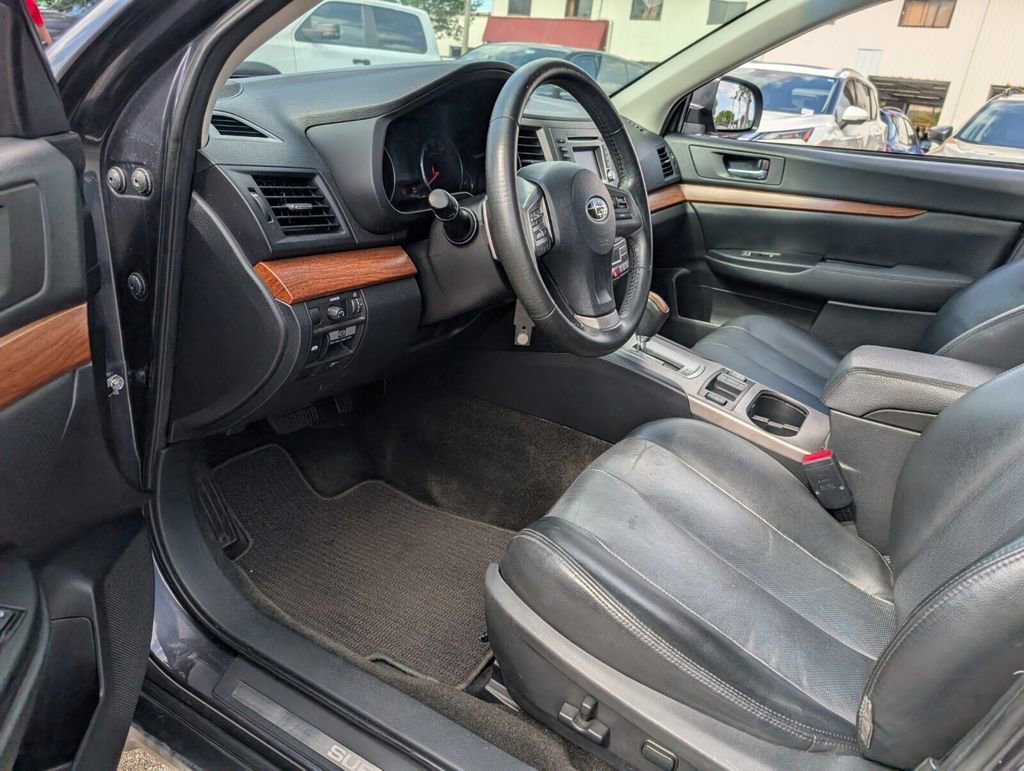 Used 2013 Subaru Outback 2.5i Limited w/ Moonroof Pkg image 12