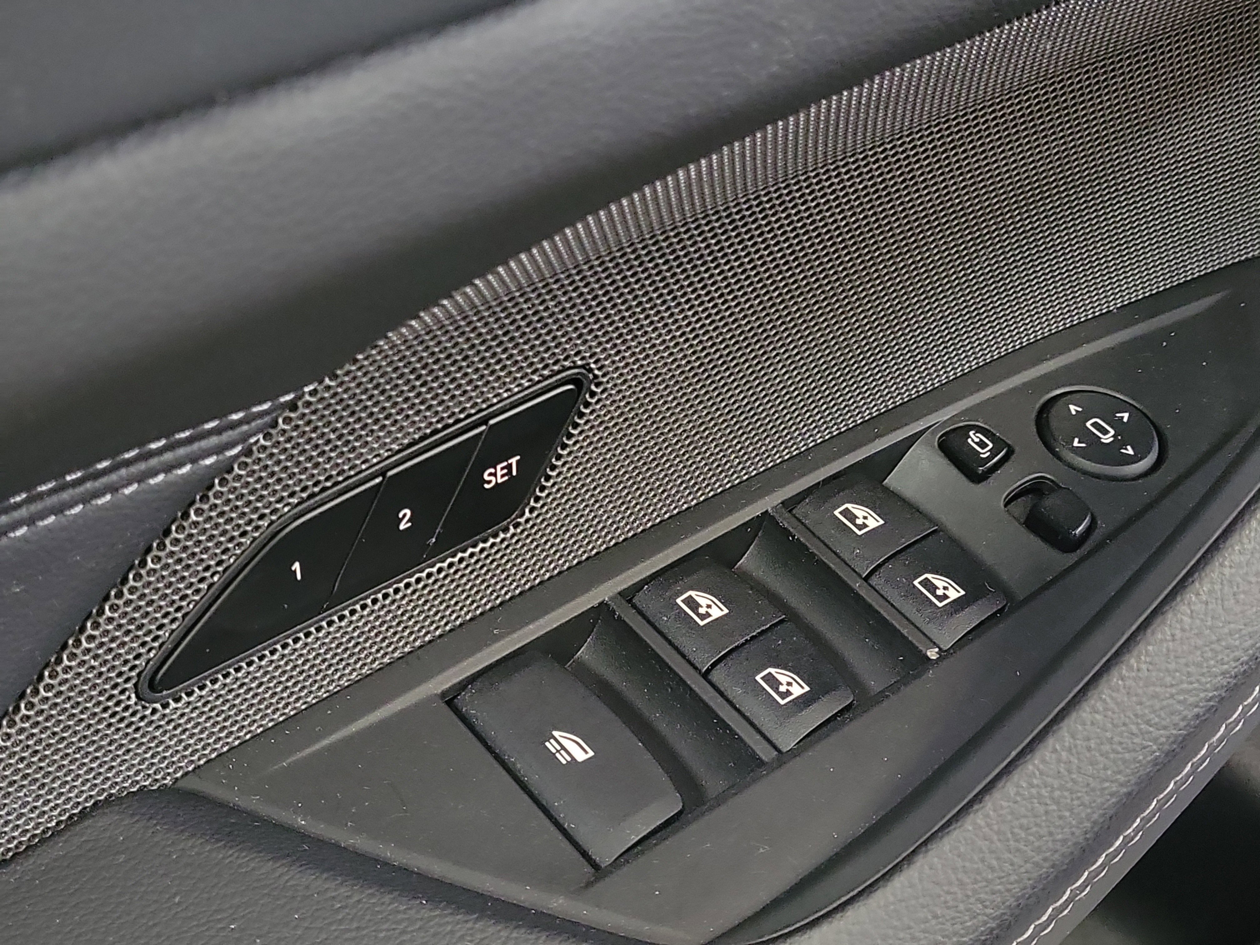 Used 2025 BMW M440i Convertible image 17